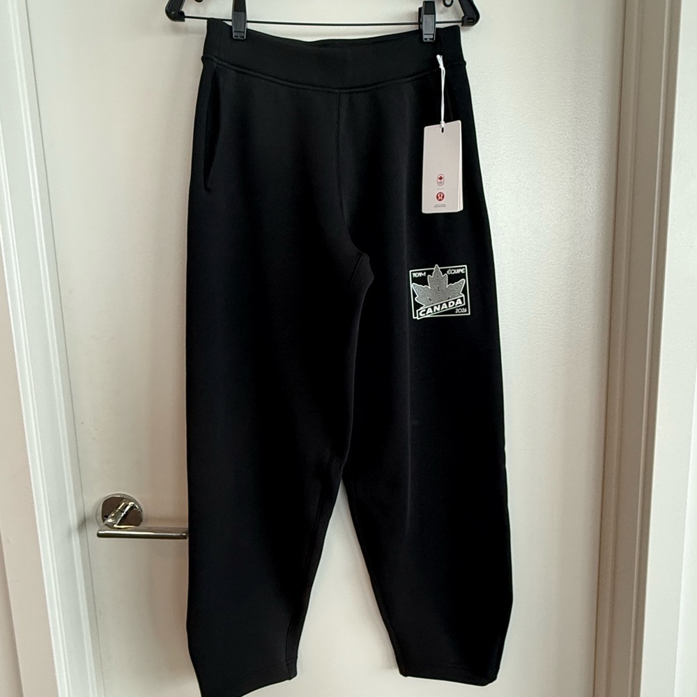 Women Canada Olympic 2026 Big Cozy Sweatpants Size Small